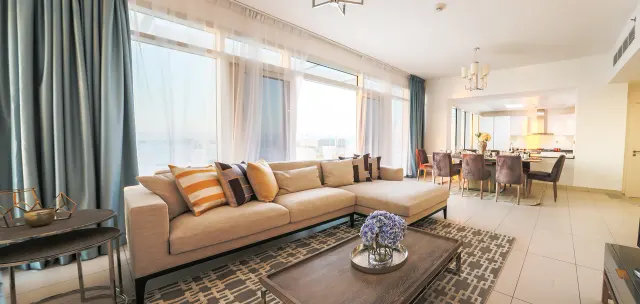 Azizi Royal Bay